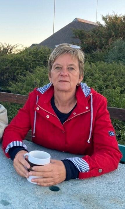 Susan Leeuwner, a professional neuro coach, smiling encouragingly