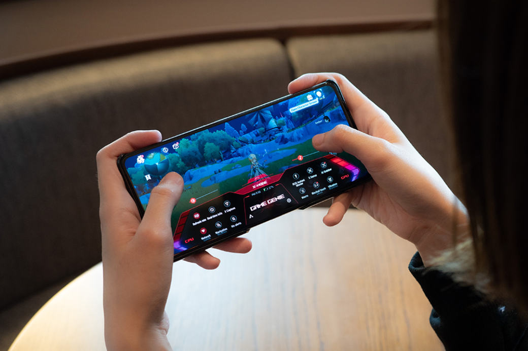 ดีไซน์ ROG Phone: 'ใหญ่-หนัก' คือข้อดีหรือข้อเสีย...สำหรับการพกพาในชีวิตประจำวัน?
