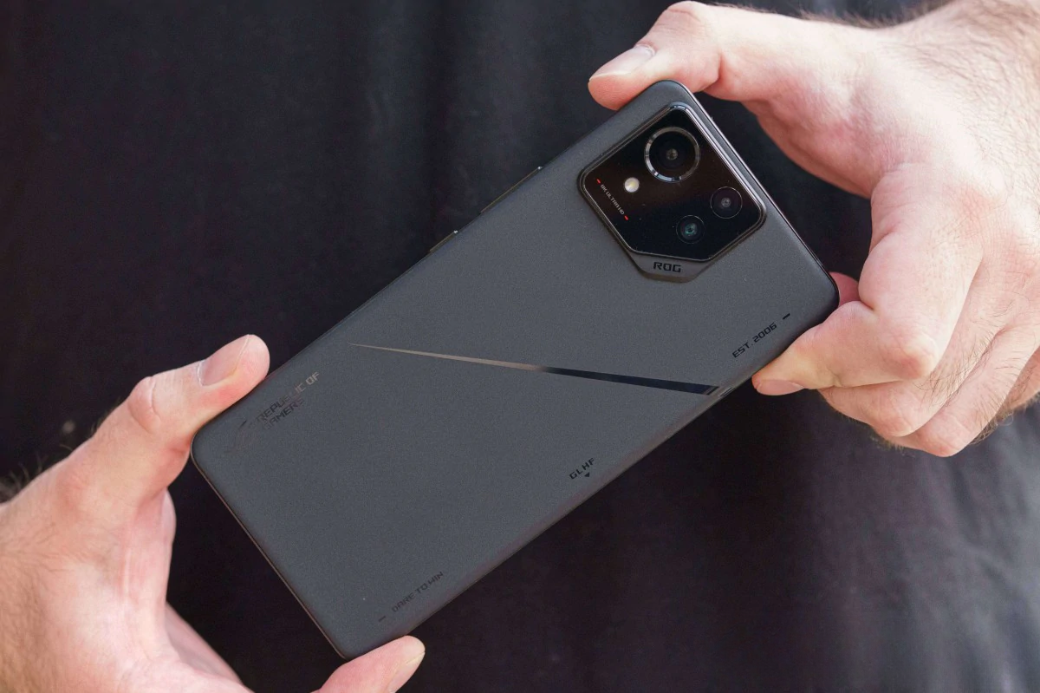 ROG Phone 8 Pro ราคาสี่หมื่น: คุ้มไหมเมื่อเทียบกับเรือธงตัวพ่อ? ฟันธงความน่าซื้อ