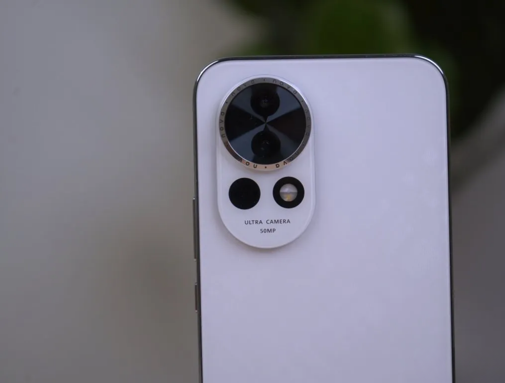 รีวิว HUAWEI nova 13: สเปคที่ทันสมัย