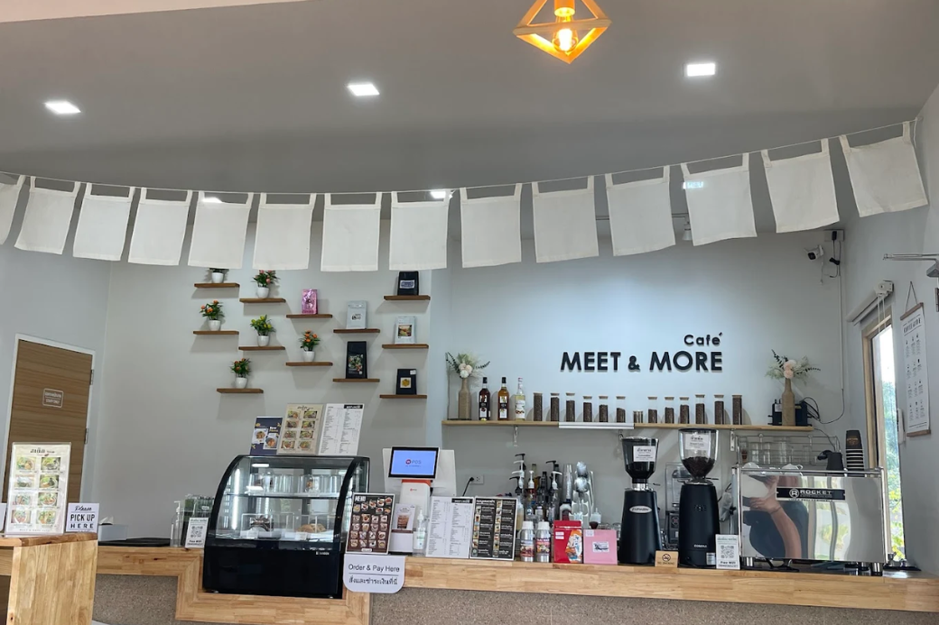 ☕ Meet and More Cafe: แวะพักใจ คาเฟ่มินิมอลที่กุยบุรี