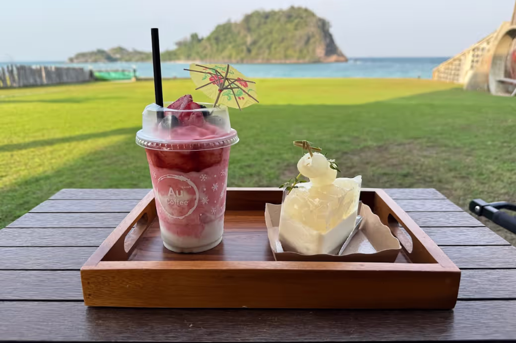 วิวทะเลแหวก อ่าวบ่อทองหลาง จาก Au Coffee บางสะพาน จุดชมวิวทะเลแหวกที่สวยที่สุด