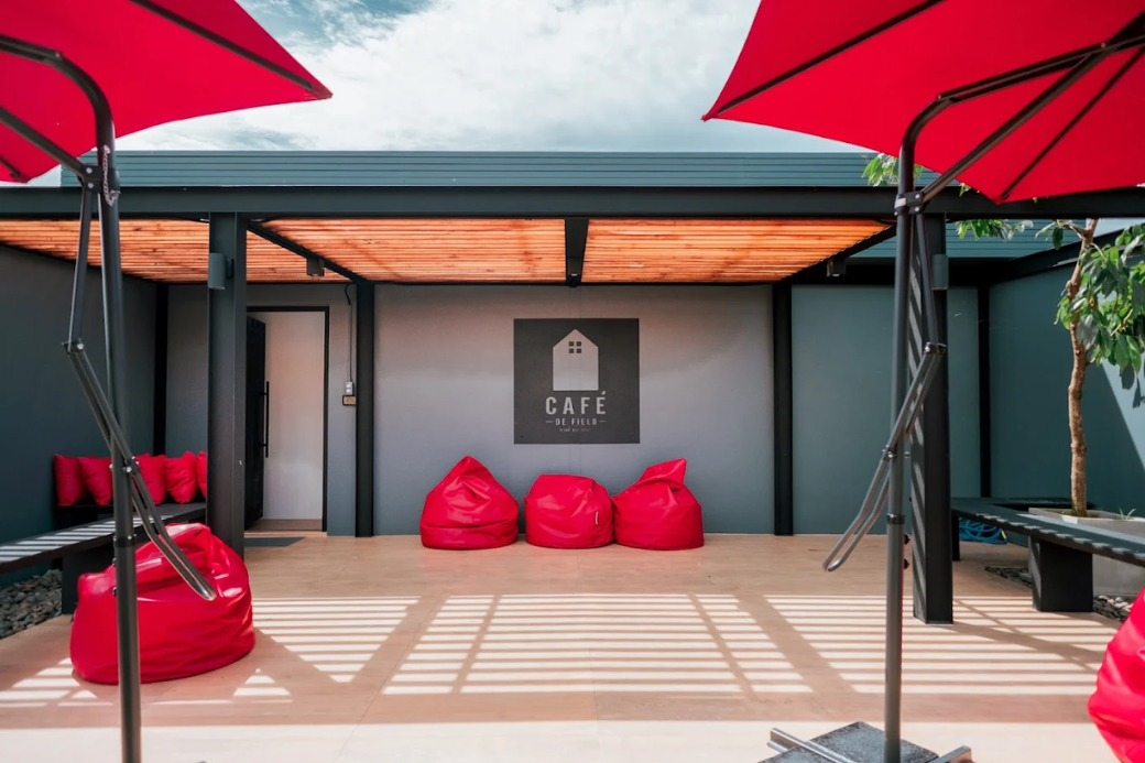 ชิลล์เกินเบอร์ ☕️ Cafe De Field ทับสะแก คาเฟ่ริมทุ่งที่วิวดีที่สุด สลับโหมดจากทะเลสู่ทุ่งนา