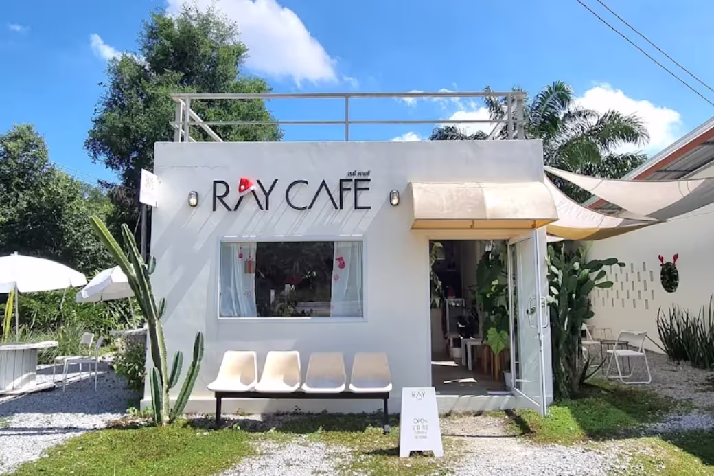 ปักหมุดมินิมอล ☕️ RAY CAFE ประจวบฯ แสงสวยตามชื่อร้าน ที่นี่คือสวรรค์ของคนรักความคลีน