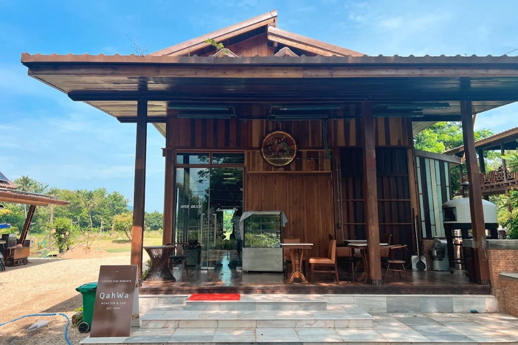 🔬 พาเข้าโรงคั่ว ตามหาความหอมลึก และกาแฟจริงจัง แวะQahwa Roaster & Cup ประจวบฯ มาพิสูจน์ความสดใหม่