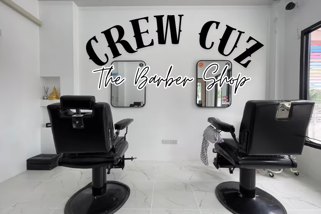 บรรยากาศภายในร้านตัดผมชาย Crew Cuz The Barber Shop ตกแต่งสไตล์โมเดิร์นคลาสสิก