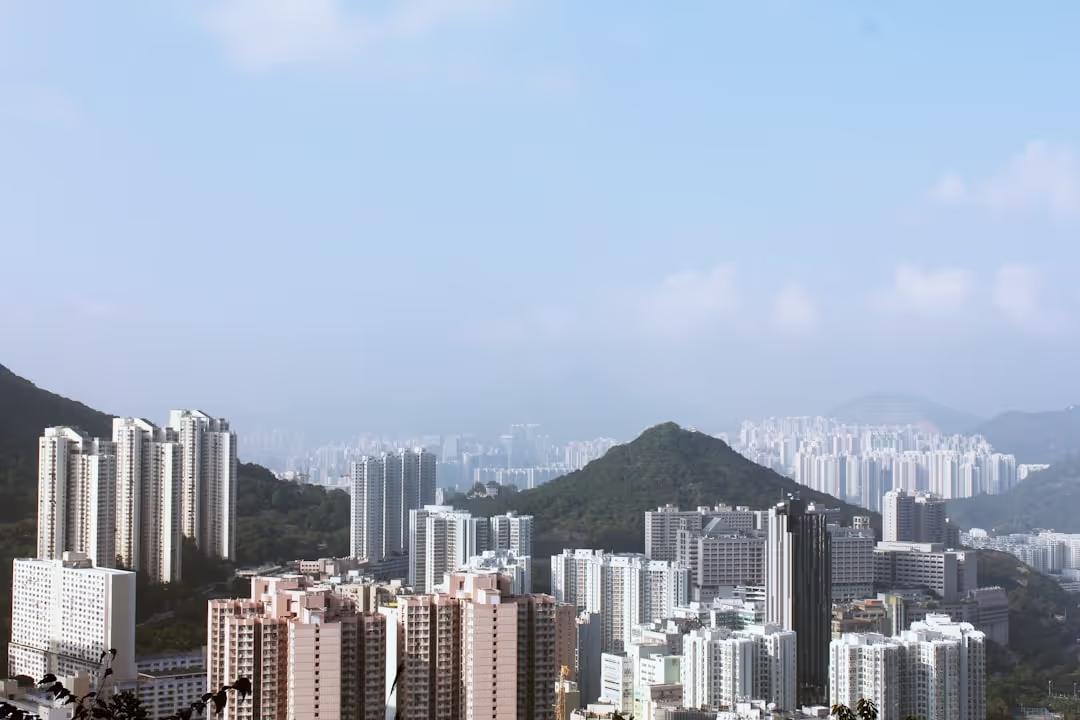 Skyline de Hong Kong et carte du Pacifique