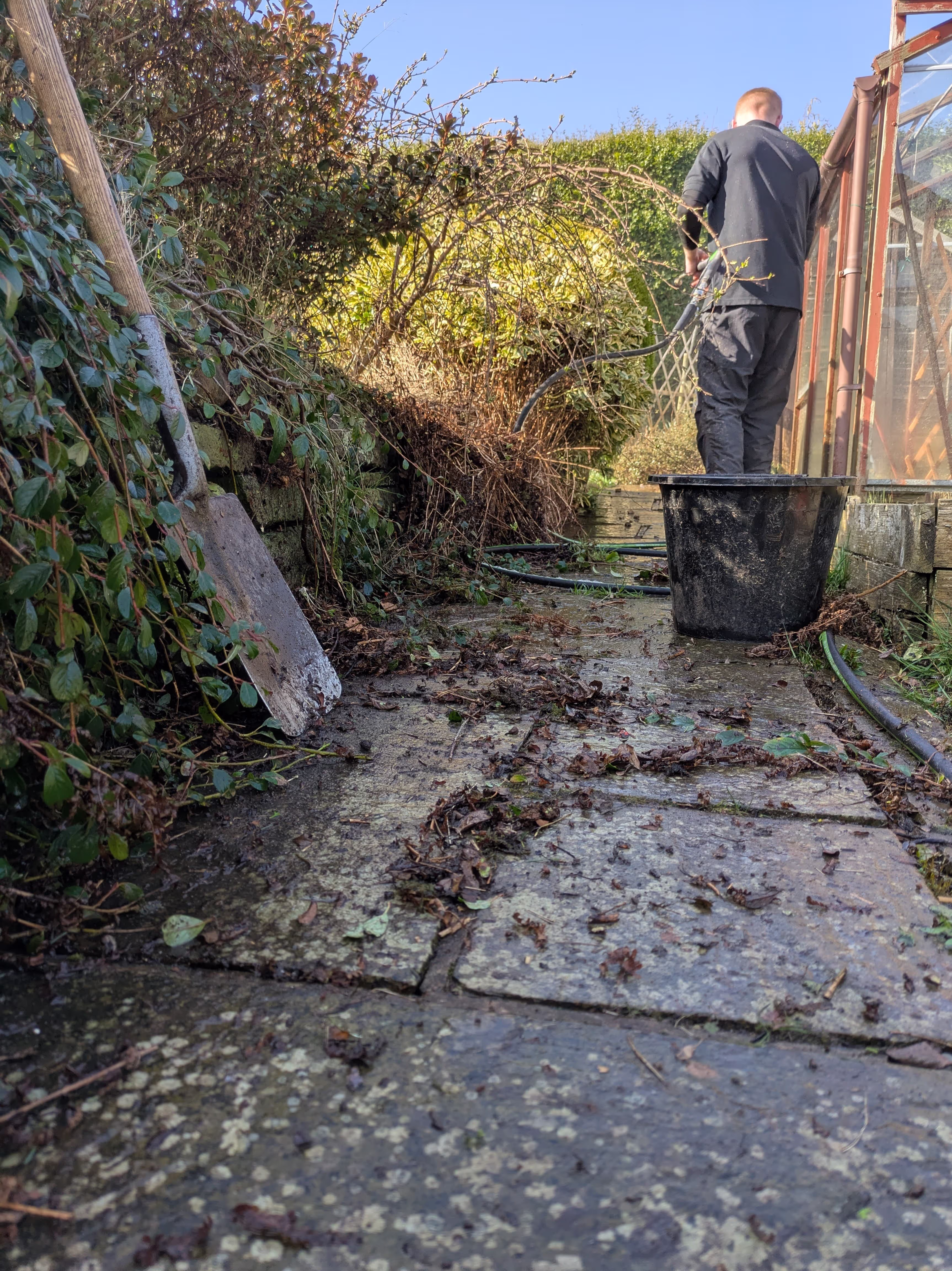 Dirty house exterior before cleaning